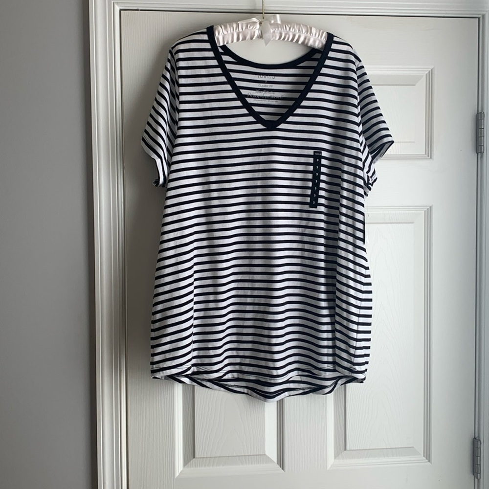 Torrid 3X Black/White striped Classic Fit Tee, NWT
